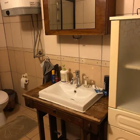 Merkez Muhtesem Konum Giris Kat Lägenhet