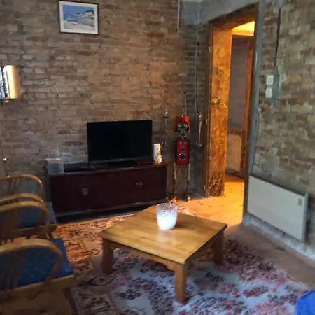 Merkez Muhtesem Konum Giris Kat Apartmán
